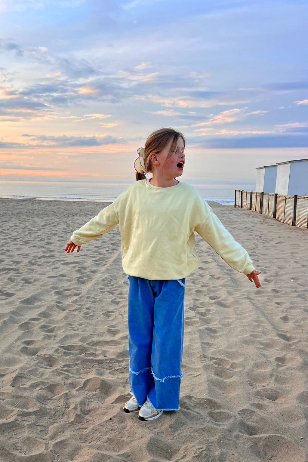 little butter yellow SUN x MOMENTS loose fit