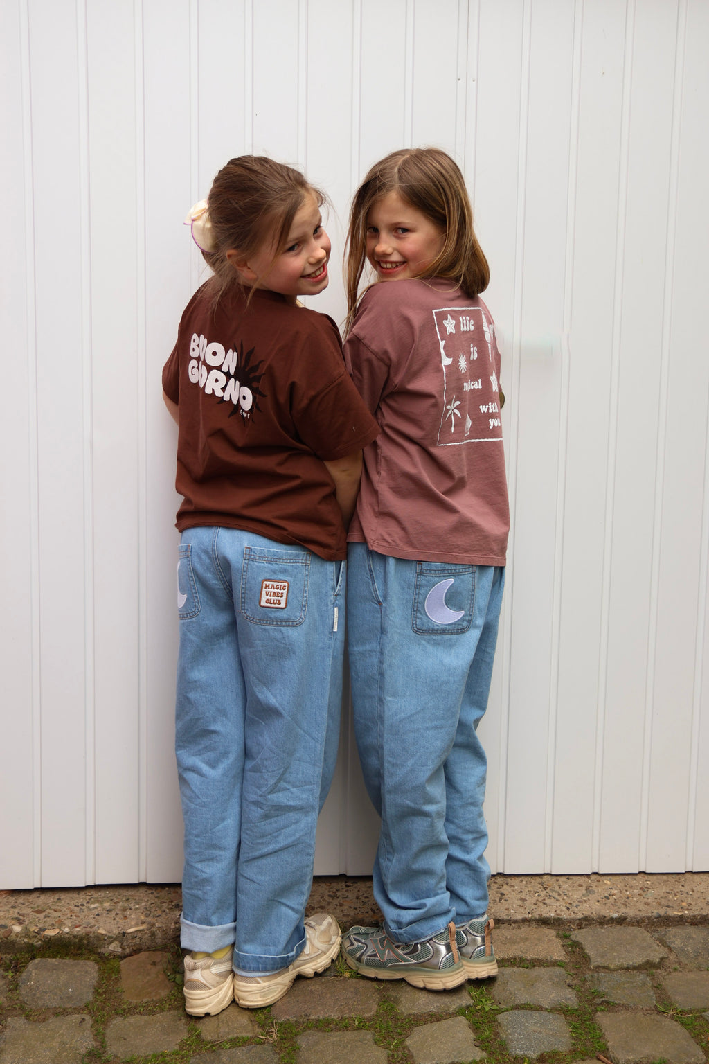 little warm brown LIFE IS MAGICAL t-shirt loose fit