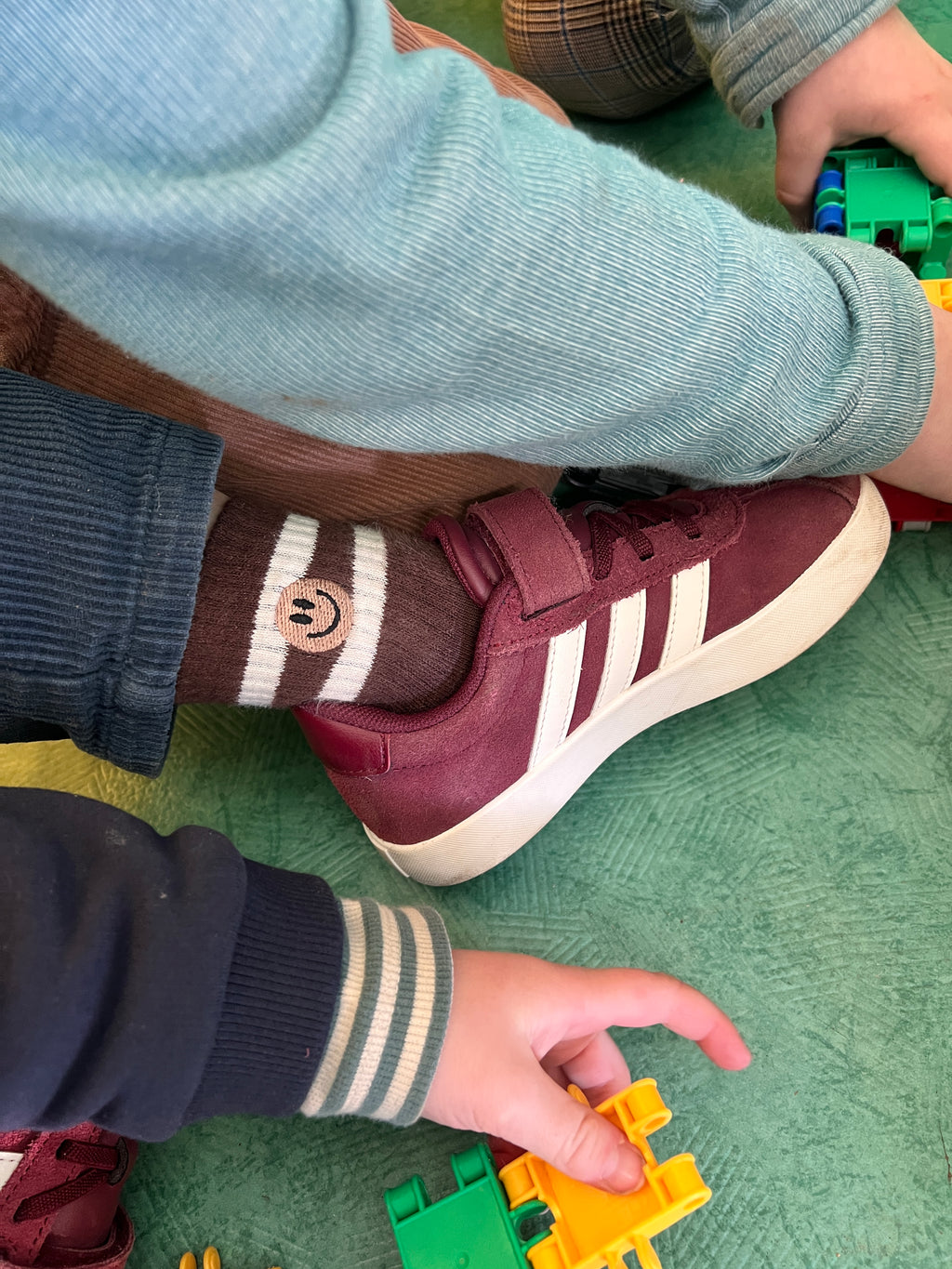 SMILEY kids socks brown