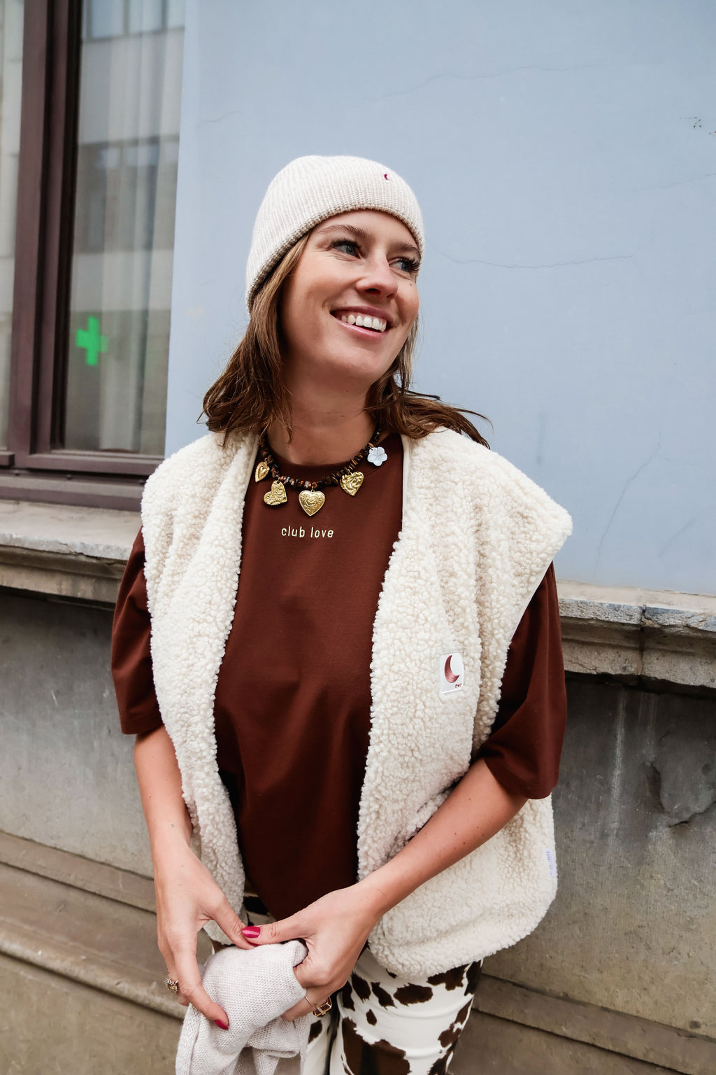 women sleeveless teddy VEST beige