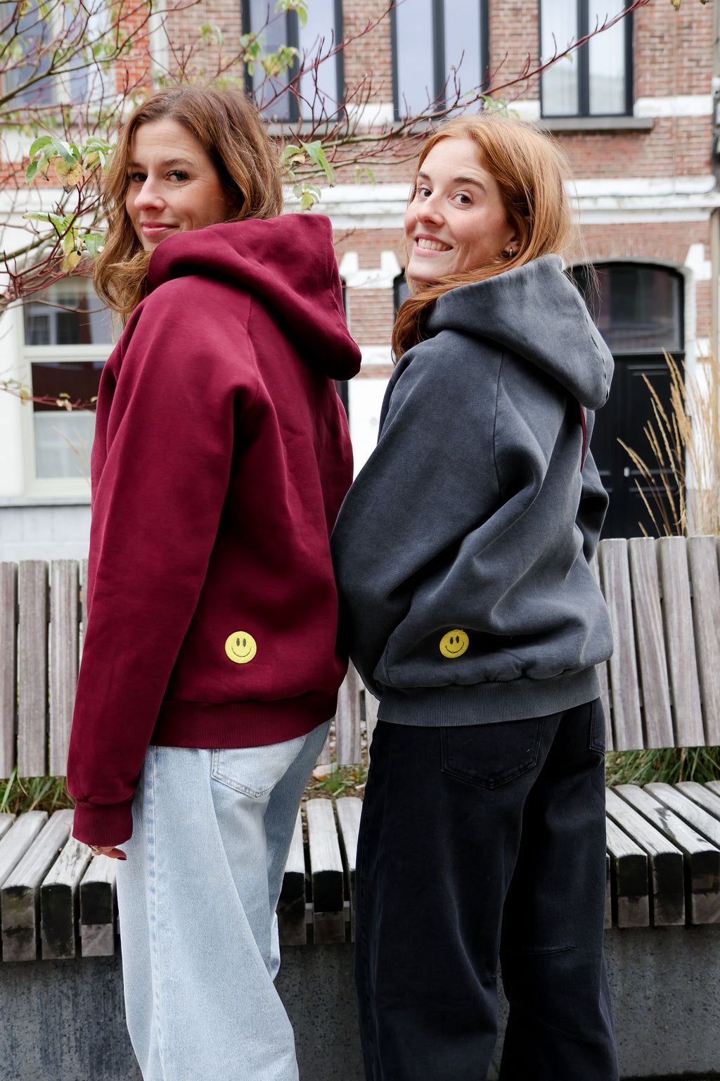 dark grey SMILEY hoodie - women
