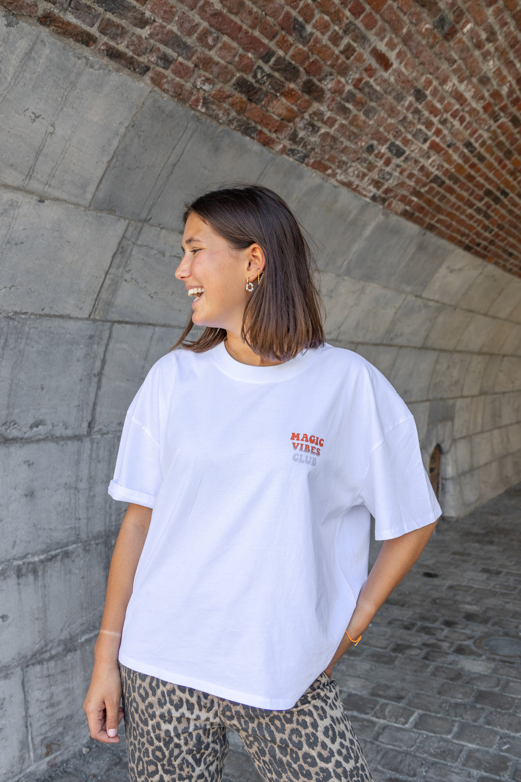 white MAGIC VIBES CLUB loose fit