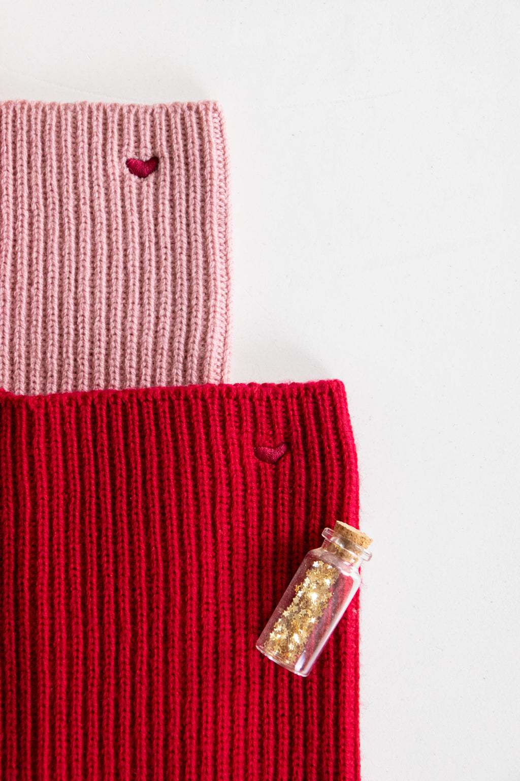 love red HEART neckwarmer