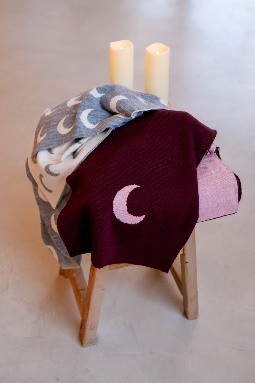 burgundy MOON scarf