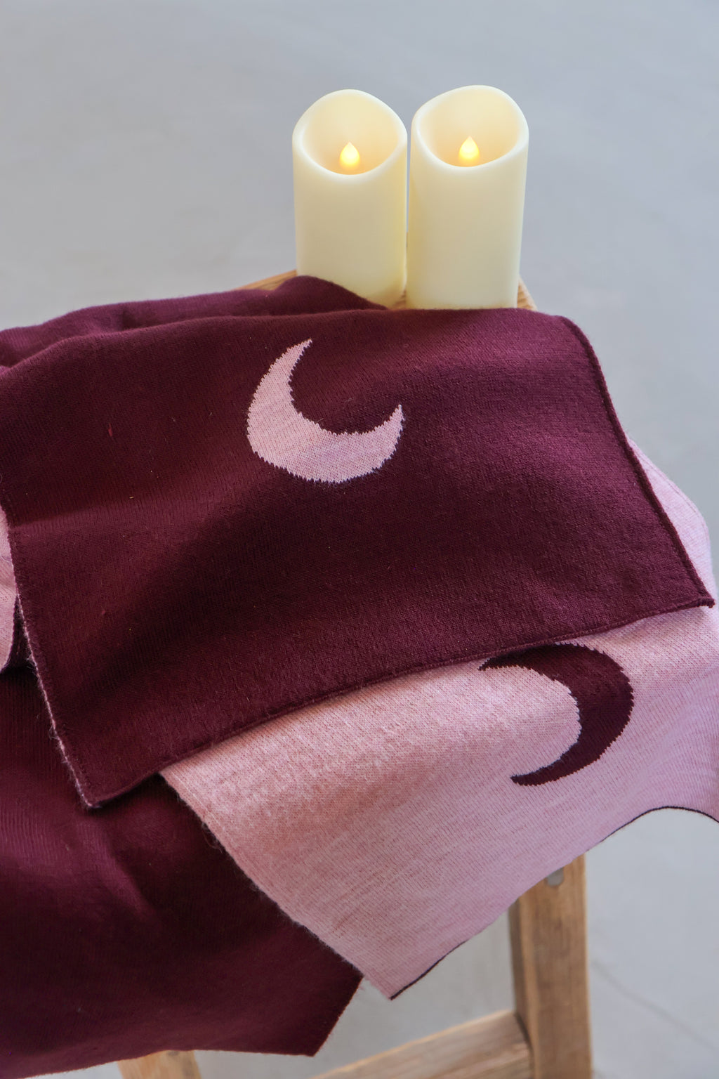 burgundy MOON scarf