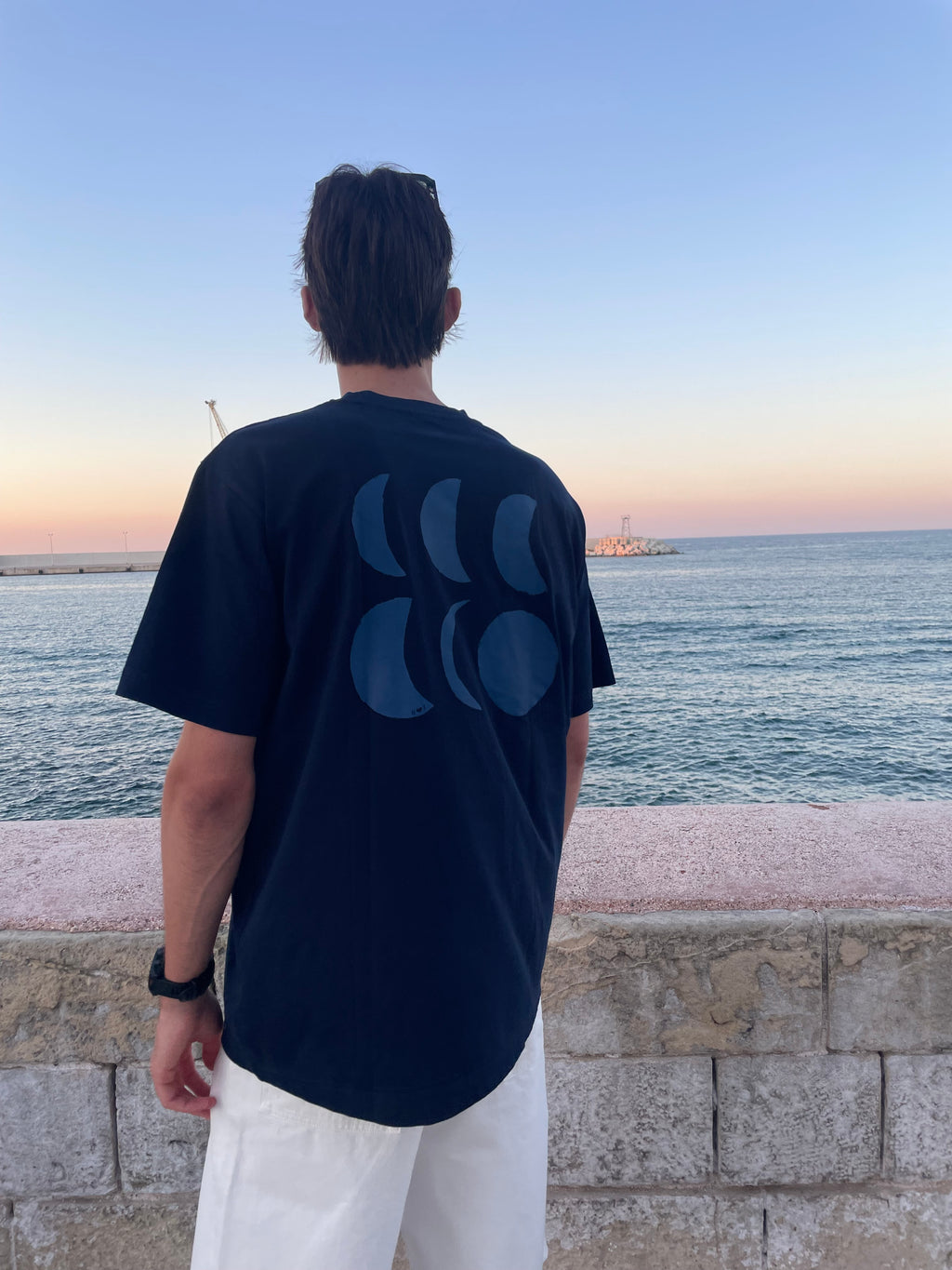 midnight blue TO THE MOON t-shirt (loose fit)