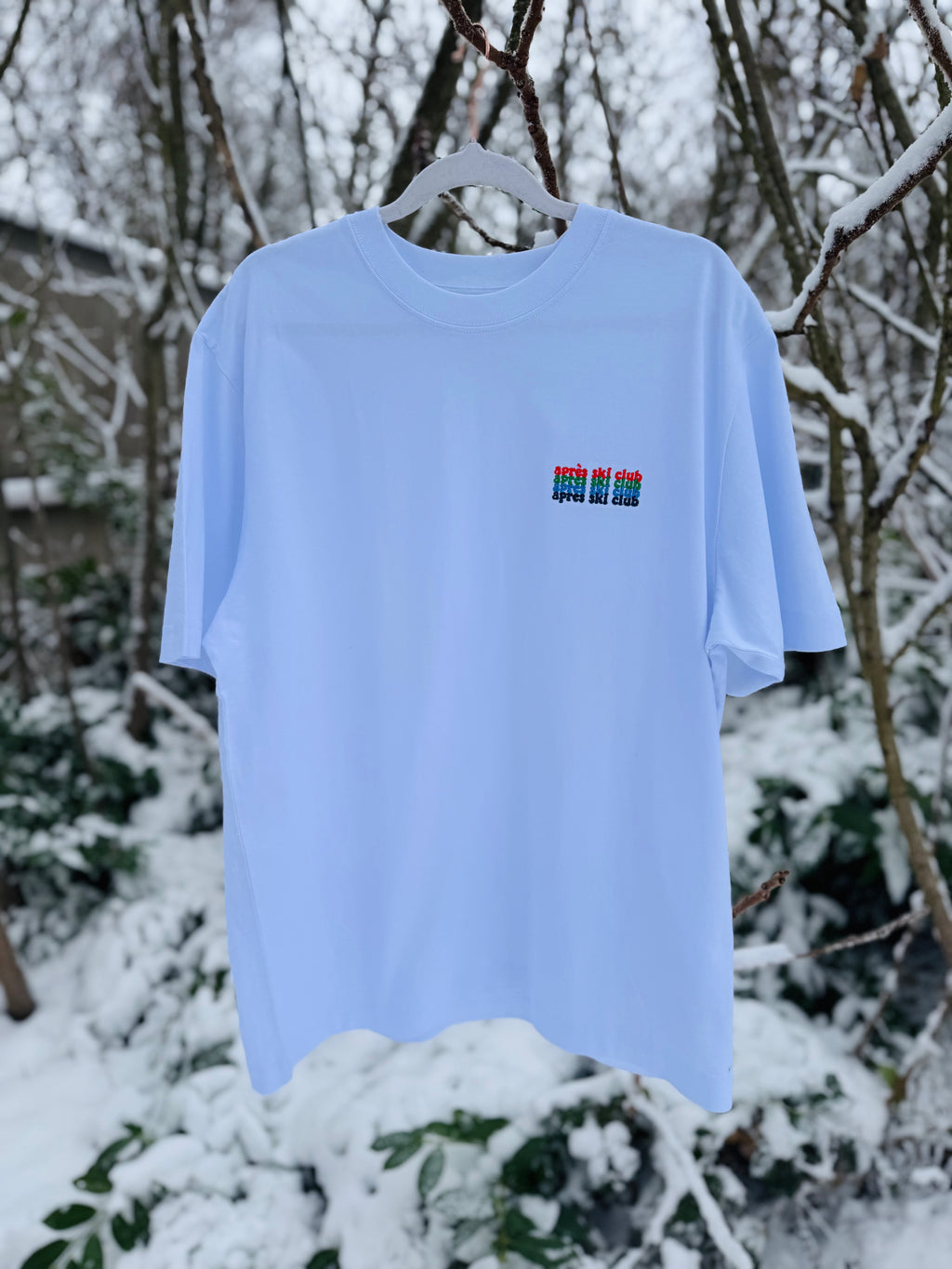 white APRES SKI CLUB t-shirt (loose fit)
