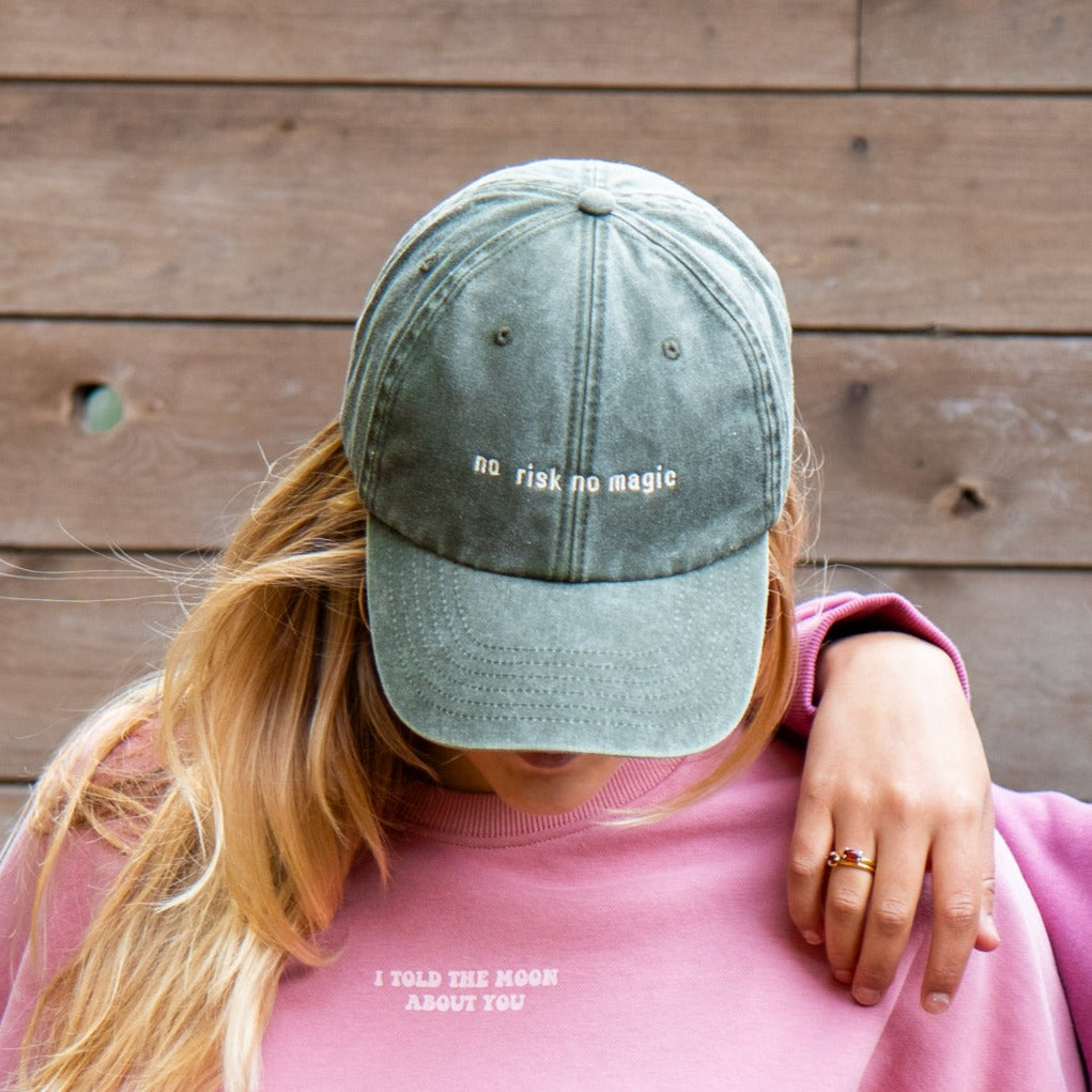 cap NO RISK NO MAGIC women