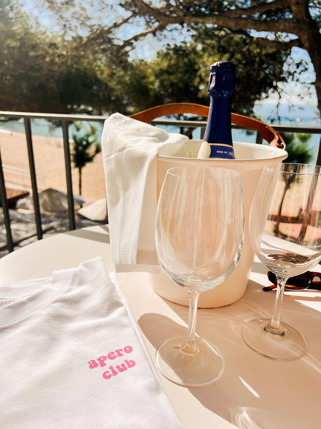 white APERO CLUB loose fit