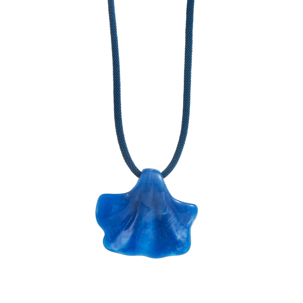 blue SEASHELL cord necklace