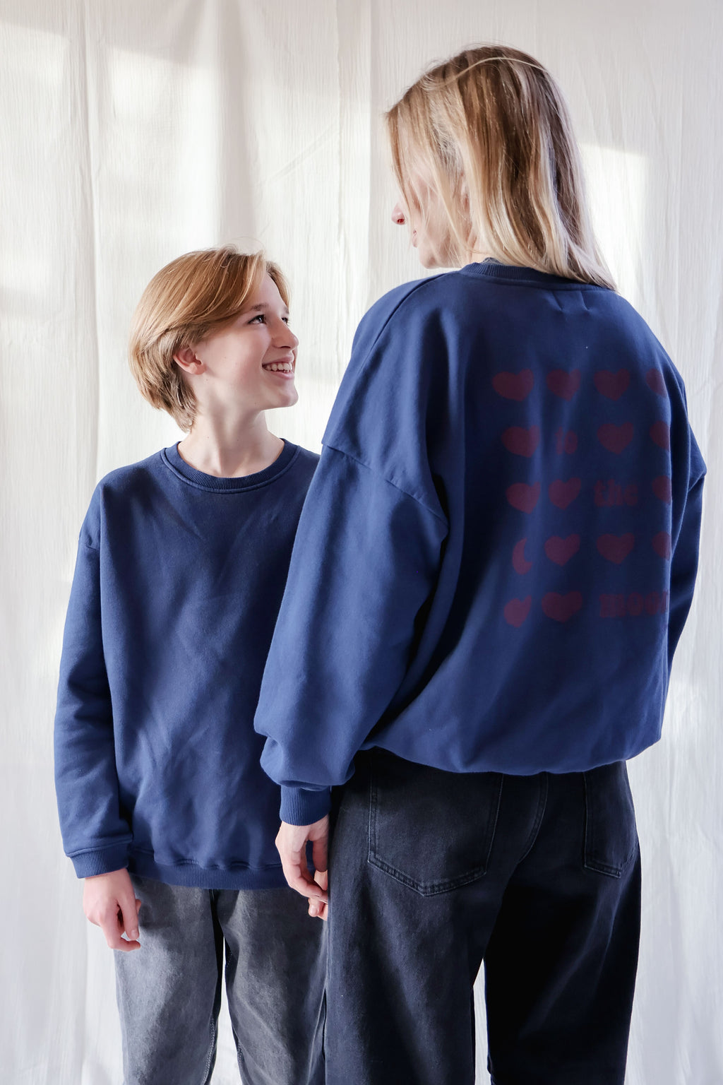ink blue TO THE MOON HEARTS loose fit sweatshirt