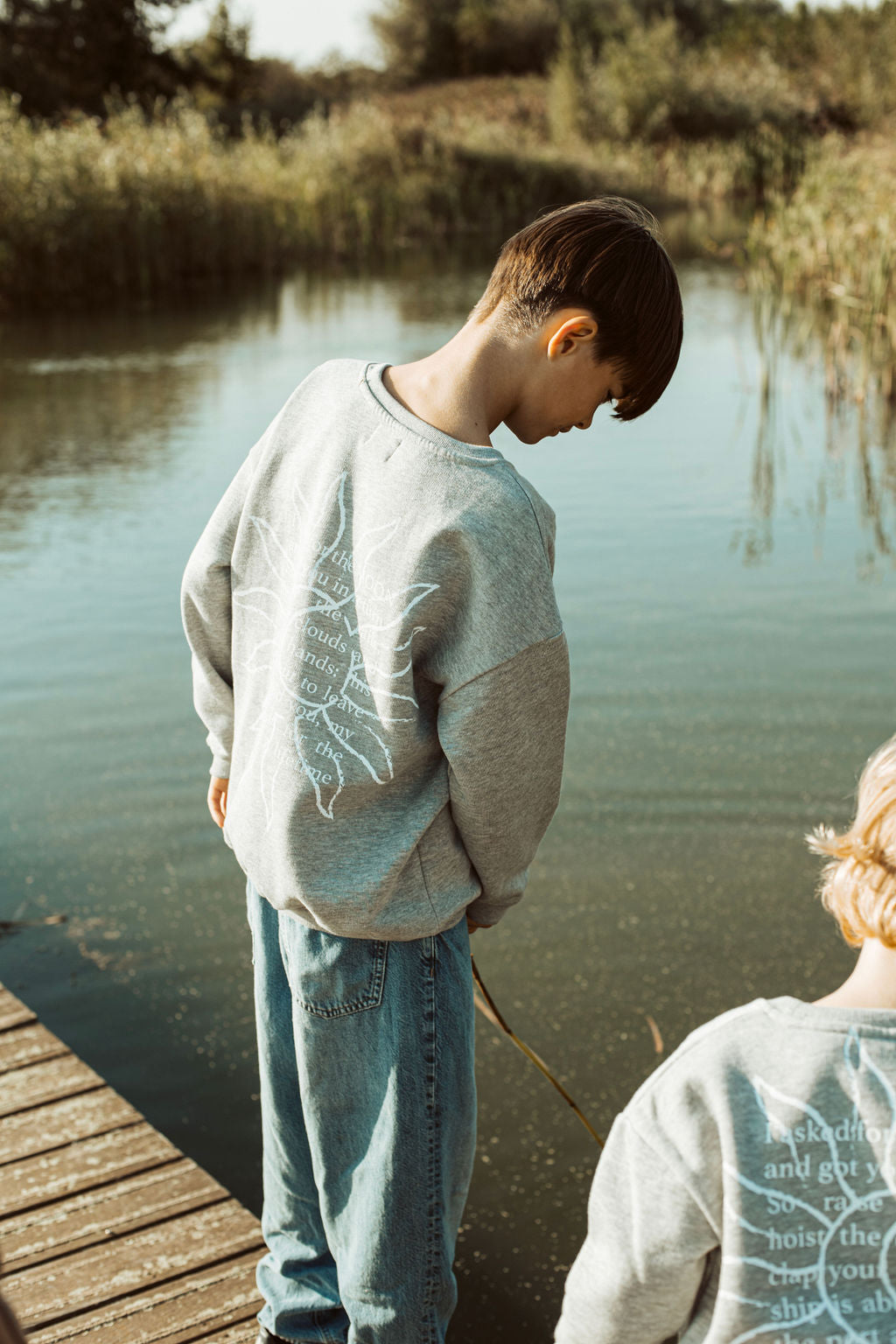 little stone grey SUN x MOMENTS magazine loose fit