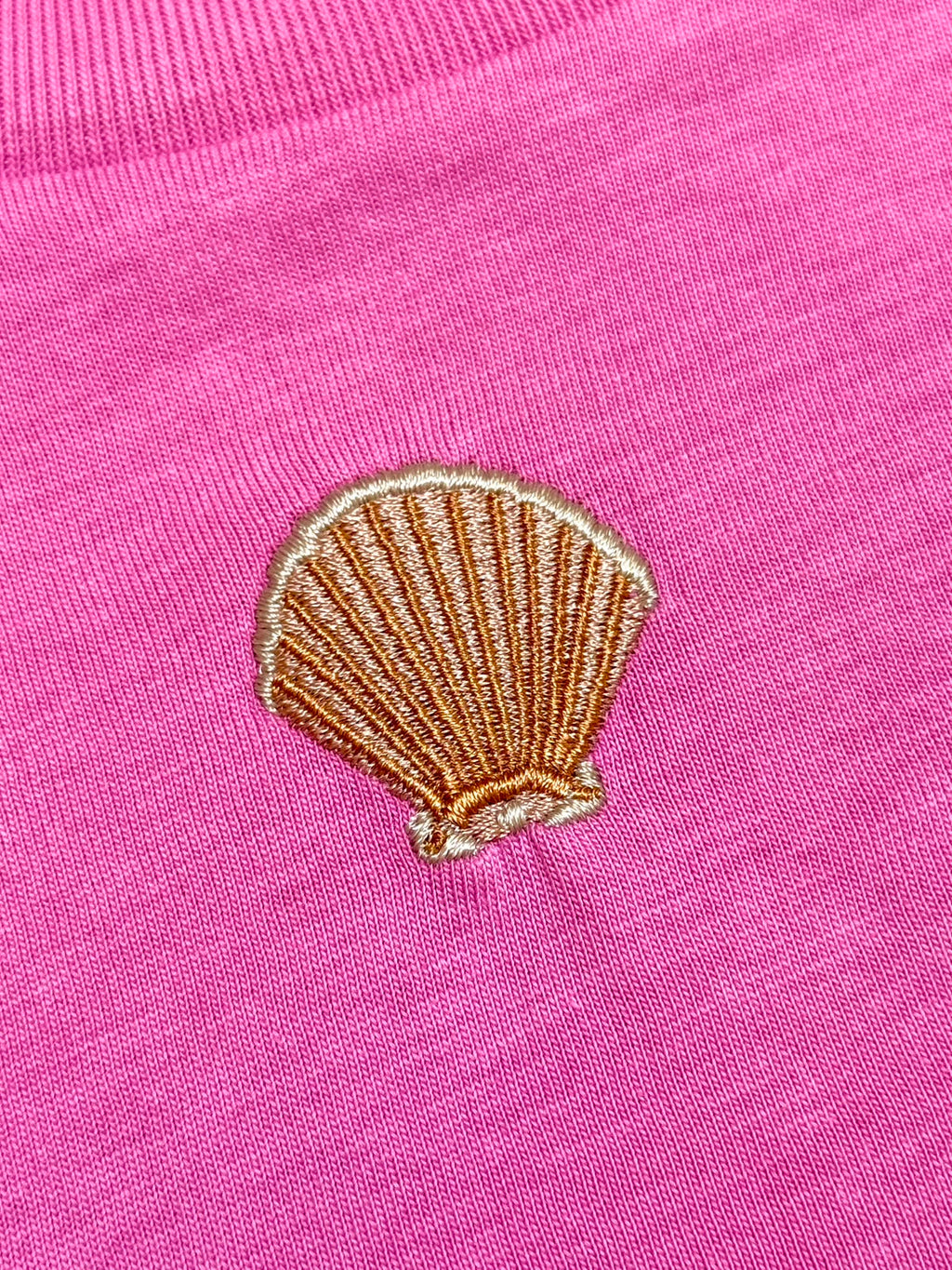 pink SEAHELL t-shirt classic fit
