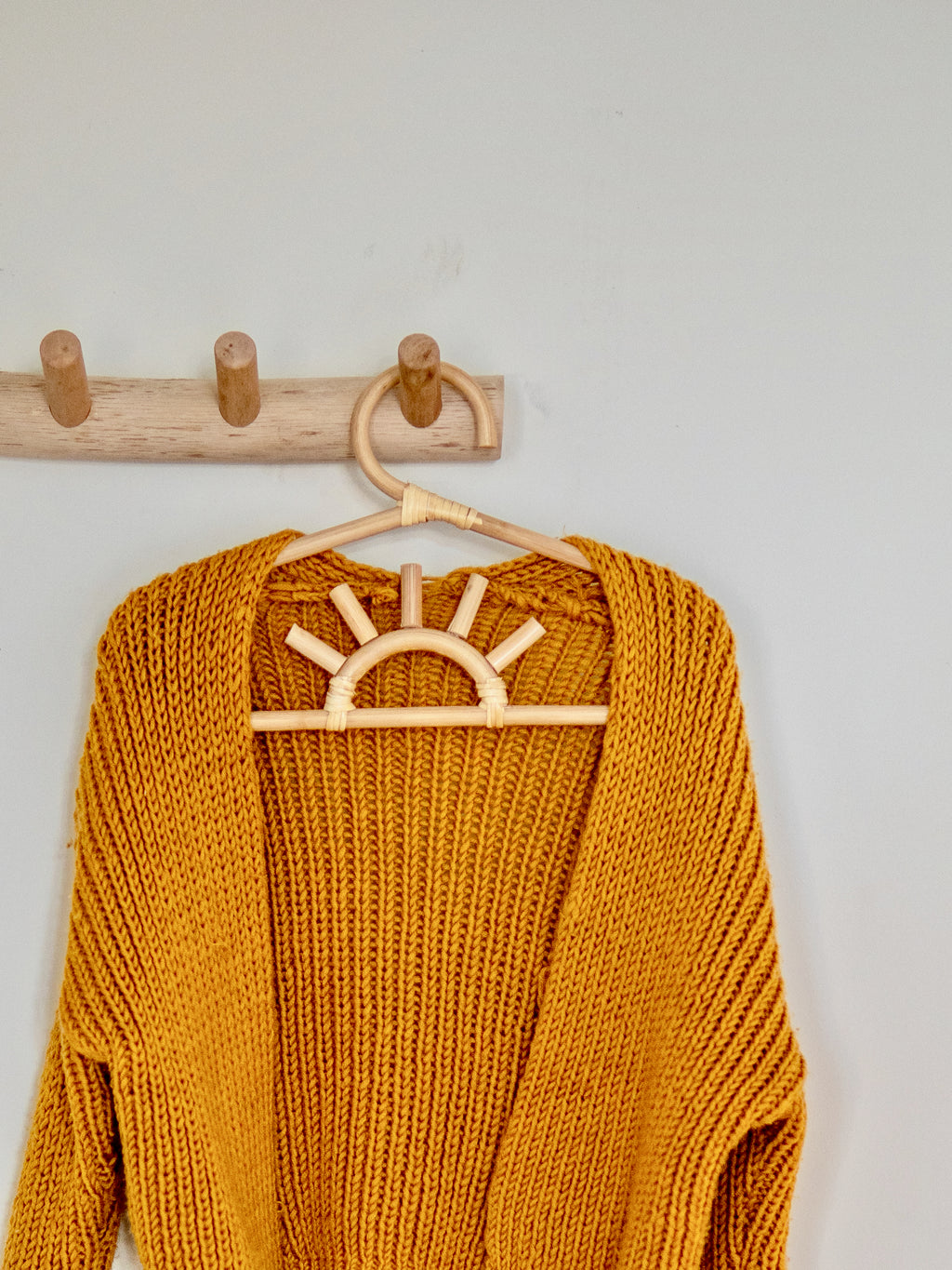 to the moon KIDS HANGERS (SET OF 3)