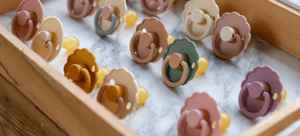 baby pink & lychee FLOWER PACIFIER