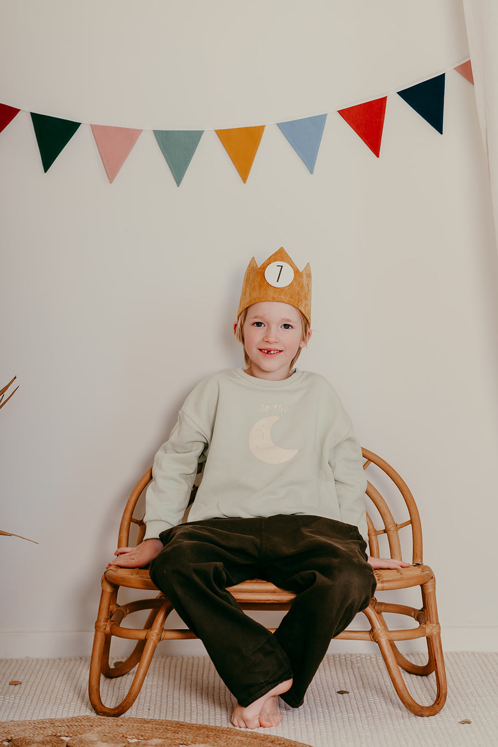 minty green TO THE MOON