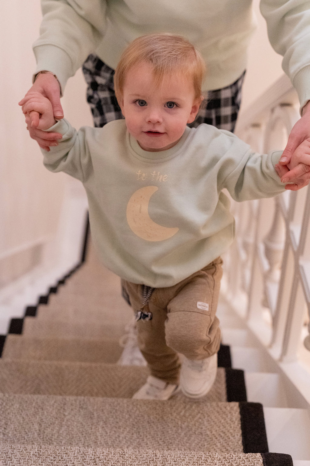 minty green TO THE MOON