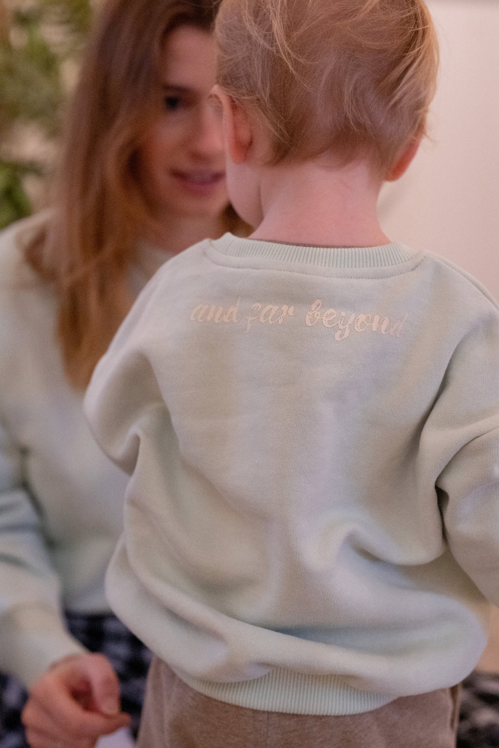 minty green TO THE MOON