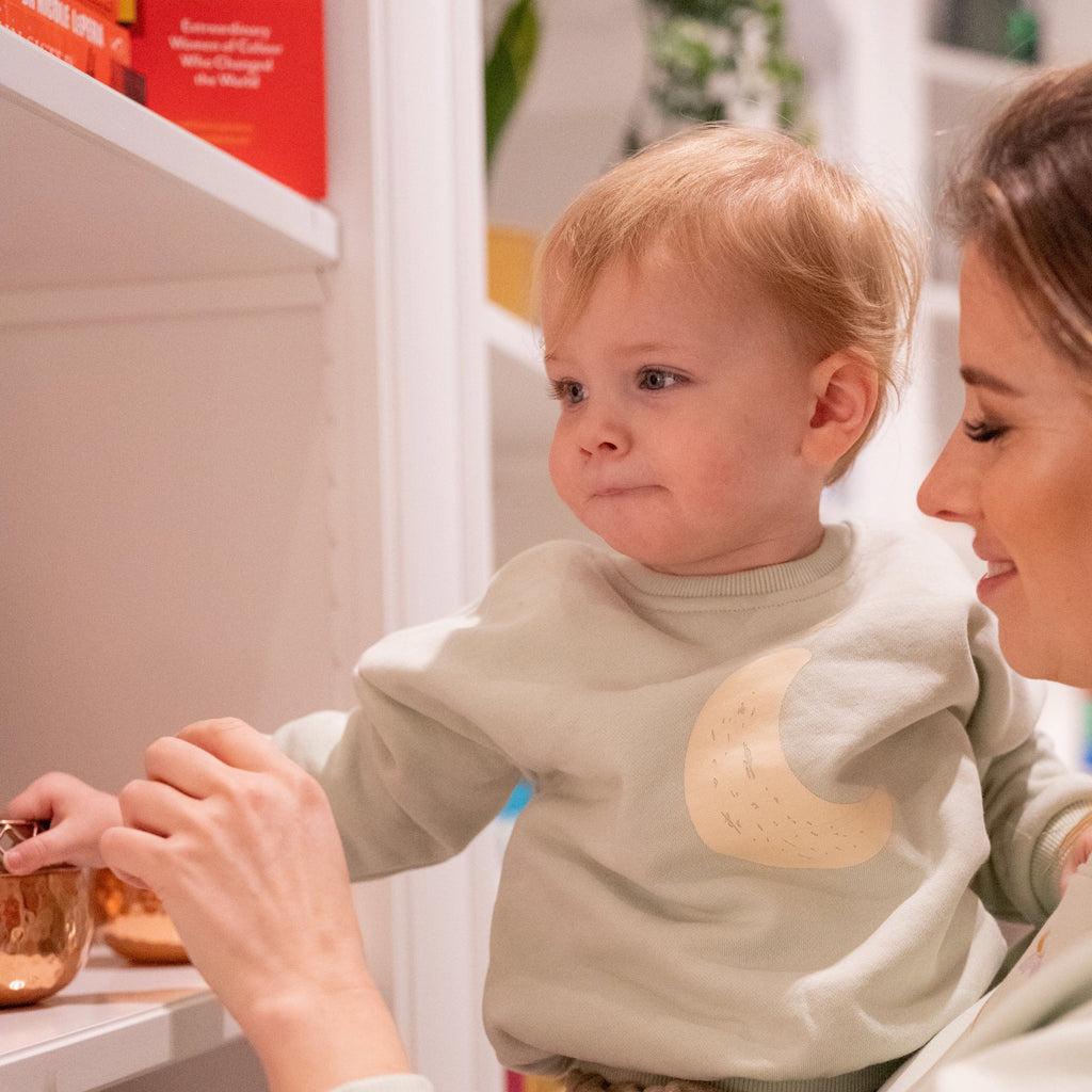 minty green TO THE MOON